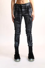 Load image into Gallery viewer, Blackout Dust Skinny Pant